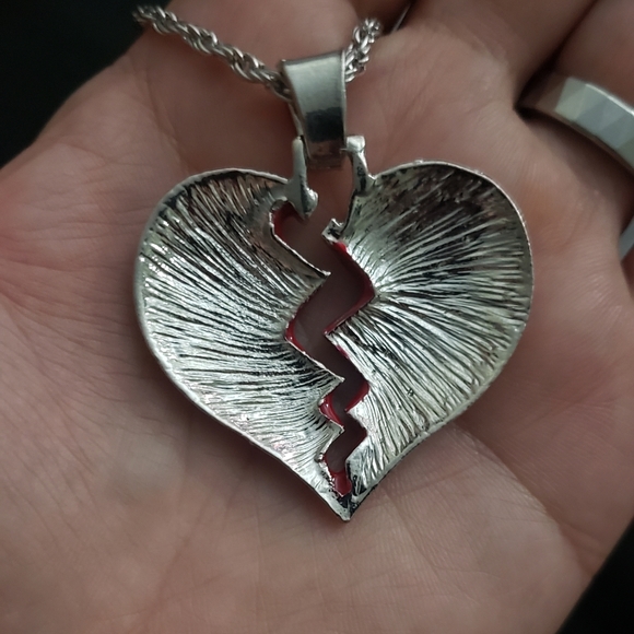 NWT Silver Heart Broken Iced Out Pendant Neckl… - Picture 11 of 11